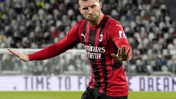TURIN, ITALY - SEPTEMBER 19: Ante Rebic of AC Milan celebrates after scoring their side's first goal during the Serie A match between Juventus and AC Milan at on September 19, 2021 in Turin, Italy. (Photo by Pier Marco Tacca/Getty Images) Milan, ancora personalizzato per Rebic e Leao. Le ultime sul recupero di Ibrahimovic e Calabria - immagine 1