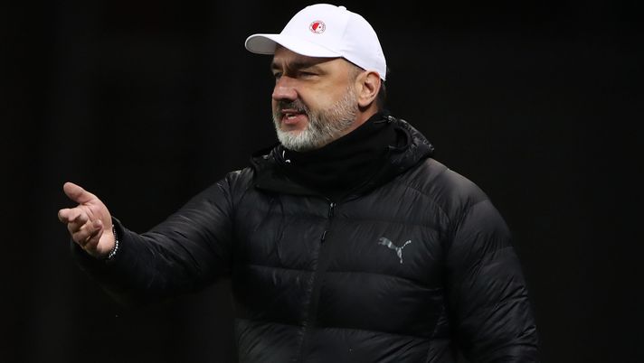 GLASGOW, SCOTLAND - MARCH 18: Jindrich Trpisovsky, Head Coach of Slavia Praha reacts during the UEFA Europa League Round of 16 Second Leg match between Rangers and Slavia Praha at Ibrox Stadium on March 18, 2021 in Glasgow, Scotland. Sporting stadiums around Europe remain under strict restrictions due to the Coronavirus Pandemic as Government social distancing laws prohibit fans inside venues resulting in games being played behind closed doors. (Photo by Ian MacNicol/Getty Images) Trpisovsky: “Felice di incontrare un altro grande club, è un onore” - immagine 1