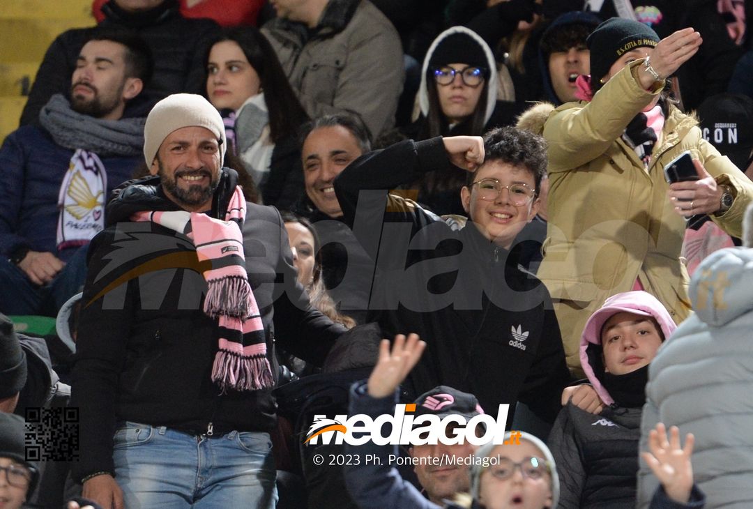 FOTOTIFO Palermo-Modena 5-2, gli scatti ai tifosi al “Renzo Barbera” (Gallery) - immagine 15