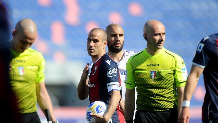 BOLOGNA, ITALY - MAY 02: Rodrigo Palacio of Bologna FC looks on at the end of the Serie A match between Bologna FC and ACF Fiorentina at Stadio Renato Dall'Ara on May 02, 2021 in Bologna, Italy. Sporting stadiums around Italy remain under strict restrictions due to the Coronavirus Pandemic as Government social distancing laws prohibit fans inside venues resulting in games being played behind closed doors. (Photo by Mario Carlini / Iguana Press/Getty Images) BOLOGNA, ITALY - MAY 02: Rodrigo Palacio of Bologna FC looks on at the end of the Serie A match between Bologna FC and ACF Fiorentina at Stadio Renato Dall'Ara on May 02, 2021 in Bologna, Italy. Sporting stadiums around Italy remain under strict restrictions due to the Coronavirus Pandemic as Government social distancing laws prohibit fans inside venues resulting in games being played behind closed doors. (Photo by Mario Carlini / Iguana Press/Getty Images)