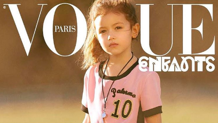 Il Palermo finisce su Vogue: bimba col completino rosanero sulla copertina di aprile Il Palermo finisce su Vogue: bimba col completino rosanero sulla copertina di aprile