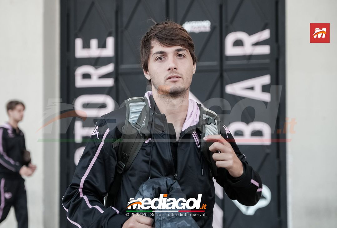 FOTO Palermo, i rosanero verso Manchester: la partenza dal “Renzo Barbera” (Gallery) - immagine 24