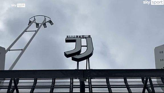 Tifosi Juve, smascherate invenzioni social: “500.000 disdette a Dazn”. Ma sono 6.000- immagine 2