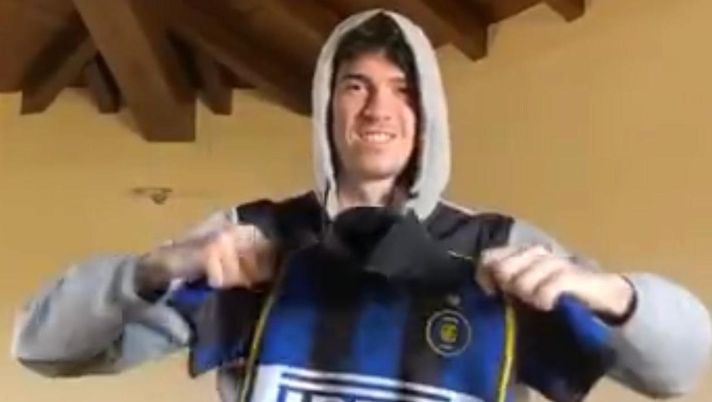 Inter, Bastoni cuore nerazzurro fin da bambino. Il difensore ha una prova  inconfutabile - FC Inter 1908