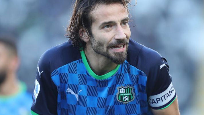 LA SPEZIA, ITALY - DECEMBER 05: Gianmarco Ferrari of US Sassuolo reacts during the Serie A match between Spezia Calcio and US Sassuolo at Stadio Alberto Picco on December 5, 2021 in La Spezia, Italy. (Photo by Gabriele Maltinti/Getty Images) Sassuolo, infortunio per Ferrari: out contro la Lazio per un problema fisico - immagine 1