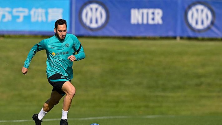 Getty Images Inter, non preoccupa l’acciacco di Calhanoglu: per la Juve buone speranze che ci sia - immagine 1