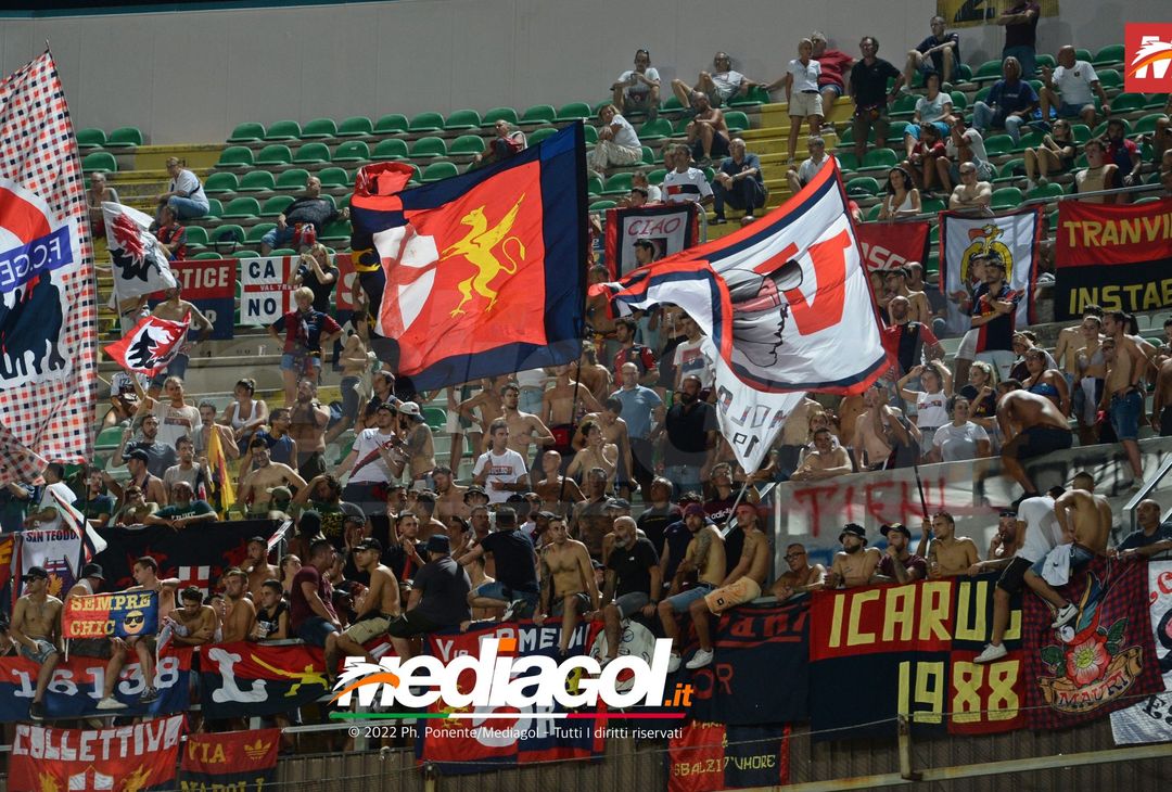 FOTOTIFO, Palermo-Genoa 1-0: i tifosi allo stadio “Renzo Barbera” (Gallery) - immagine 103