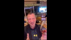 VIDEO / Checco Zalone a Cassano: “Studia”. E c’è anche Amadeus