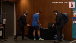 VIDEO Italia, tutti pazzi per Chiesa! Finisce la conferenza e… firma autografi