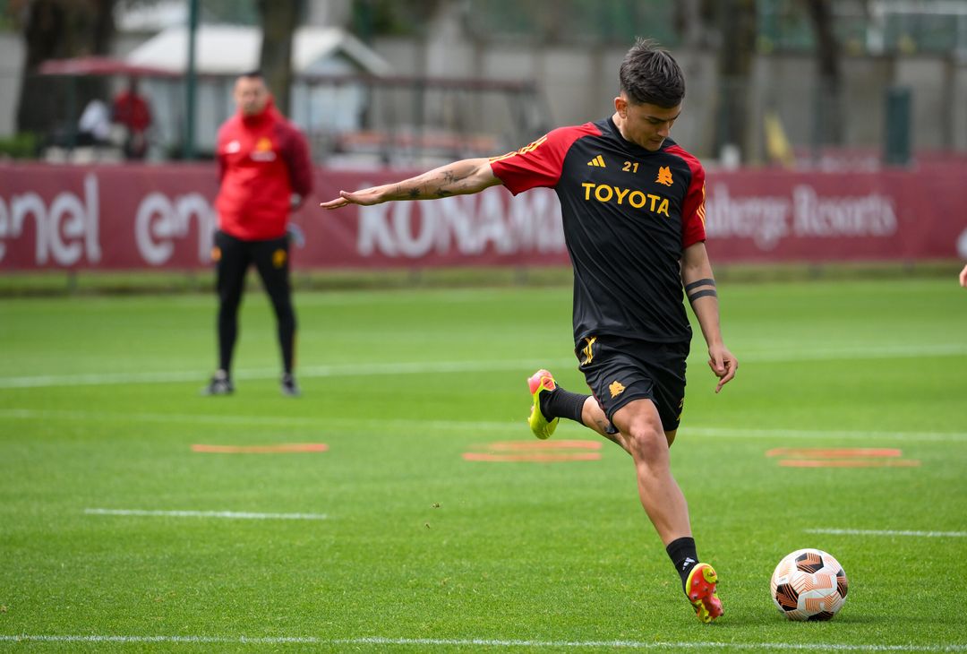 Roma, l’allenamento a Trigoria alla viglia del Milan: c’è Mancini – FOTOGALLERY - immagine 6