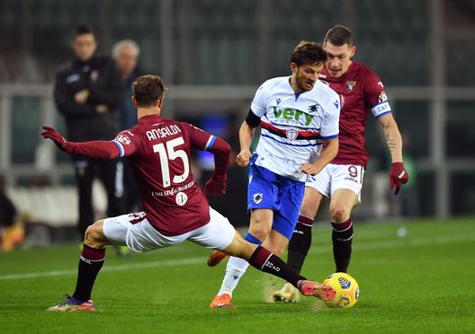 TURIN, ITALY - NOVEMBER 30: Bartosz Bereszynski of U.C. Sampdoria battles for possession with Cristian Ansaldi of Torino F.C. and Andrea Belotti of Torino F.C. during the Serie A match between Torino FC and UC Sampdoria at Stadio Olimpico di Torino on November 30, 2020 in Turin, Italy. Sporting stadiums around Italy remain under strict restrictions due to the Coronavirus Pandemic as Government social distancing laws prohibit fans inside venues resulting in games being played behind closed doors. (Photo by Valerio Pennicino/Getty Images) TURIN, ITALY - NOVEMBER 30: Bartosz Bereszynski of U.C. Sampdoria battles for possession with Cristian Ansaldi of Torino F.C. and Andrea Belotti of Torino F.C. during the Serie A match between Torino FC and UC Sampdoria at Stadio Olimpico di Torino on November 30, 2020 in Turin, Italy. Sporting stadiums around Italy remain under strict restrictions due to the Coronavirus Pandemic as Government social distancing laws prohibit fans inside venues resulting in games being played behind closed doors. (Photo by Valerio Pennicino/Getty Images)