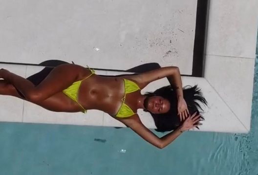 Oriana Sabatini e il dettaglio su Instagram che scatena la polemica: “Non è salutare…” - immagine 1