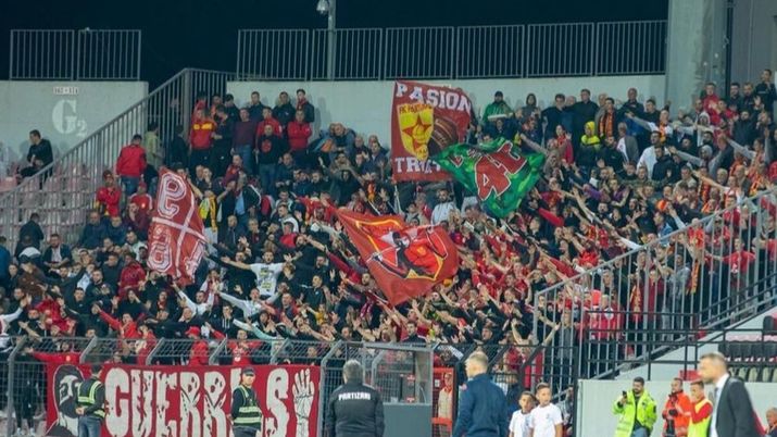 Rosso Dinamo e rigore Partizani: emozioni e pareggio nel derby di Tirana Rosso Dinamo e rigore Partizani: emozioni e pareggio nel derby di Tirana - immagine 1