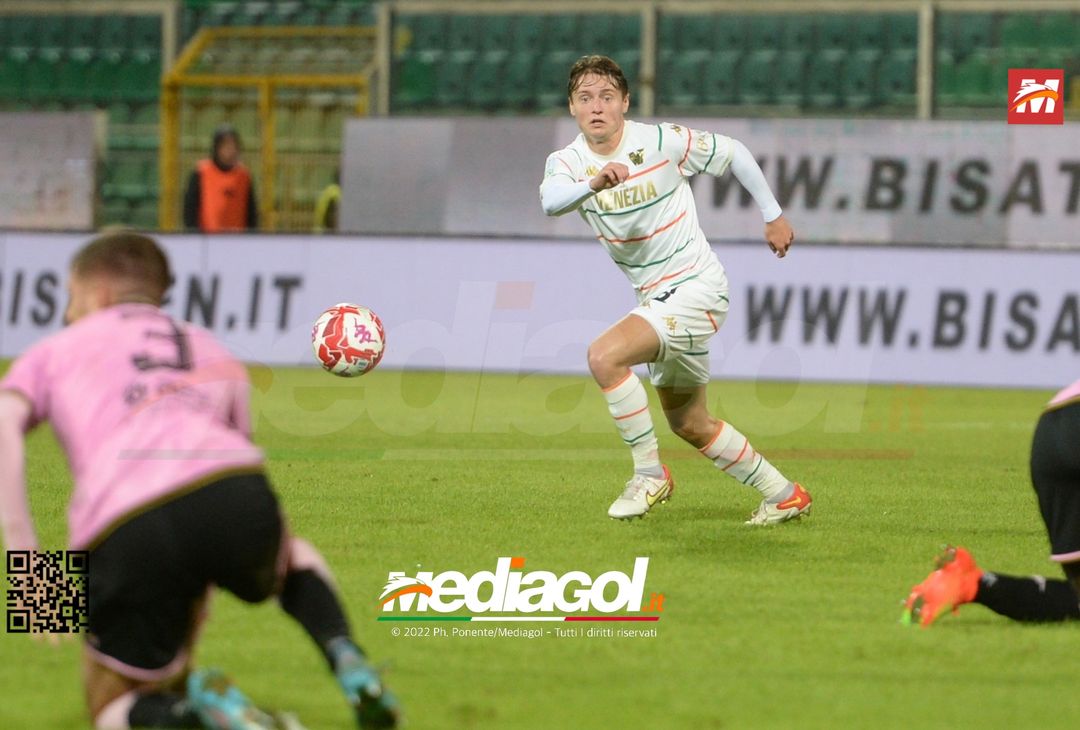 FOTO Palermo-Venezia 0-1, 14ª giornata di Serie B 2022-2023 (Gallery) - immagine 41