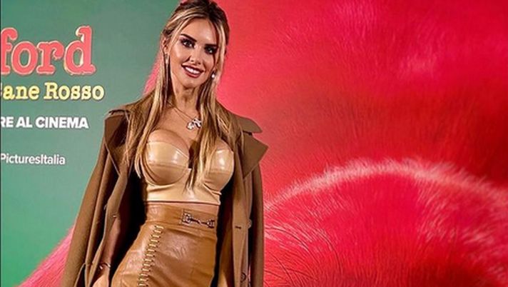 Instagram @michelapersico Michela Persico testimonial in favore dei cani: l’outfit per il film “Clifford” - immagine 1