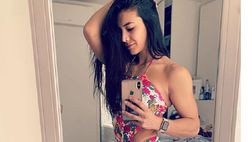 Lady Ocampos, prime foto in modalità estate: “Il tuo corpo già lo sa che…”