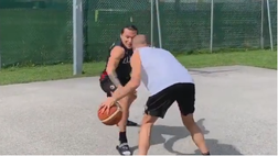 Ginobili in ritiro col Bologna? No, è Palacio e che lezione a Santander…