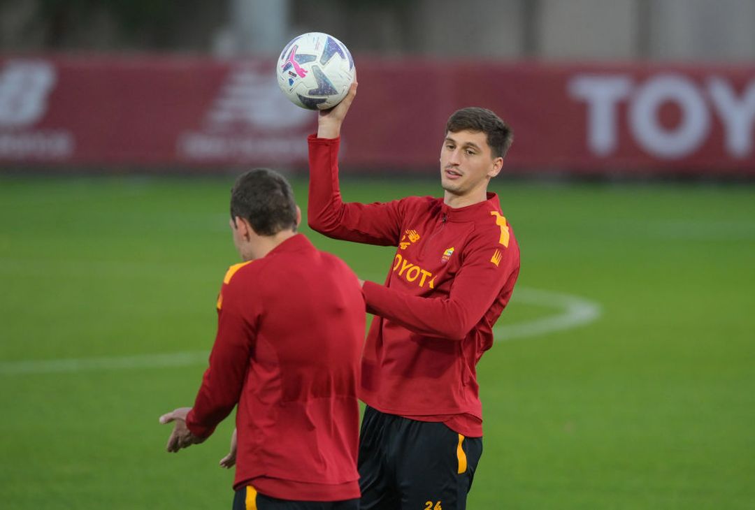 Trigoria, l’allenamento di rifinitura della Roma in vista del derby – FOTO GALLERY - immagine 18