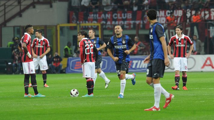 MILAN, ITALY - OCTOBER 07:  Walter Samuel of Internazionale Milano celebrates after scoring the opening goal during the Serie A match between AC Milan and FC Internazionale Milano at San Siro Stadium on October 7, 2012 in Milan, Italy.  (Photo by Dino Panato/Getty Images) 