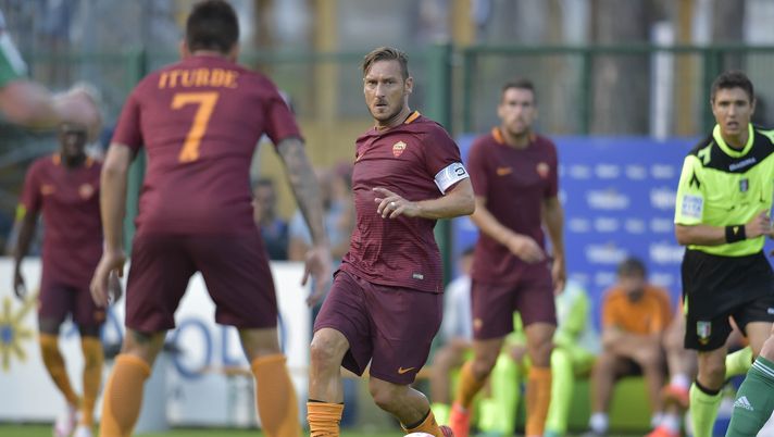 TRENTO, ITALY - JULY 17: Francesco Totti of AS Roma in action during a friendly match between AS Roma and Terek Grozny on July 17, 2016 in Pinzolo near Trento, Italy. (Photo by Luciano Rossi/AS Roma via Getty Images) TRENTO, ITALY - JULY 17: Francesco Totti of AS Roma in action during a friendly match between AS Roma and Terek Grozny on July 17, 2016 in Pinzolo near Trento, Italy. (Photo by Luciano Rossi/AS Roma via Getty Images)