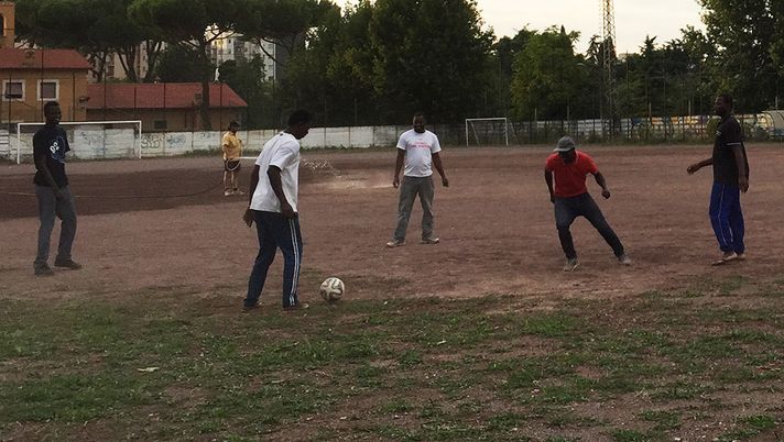 Football Cares ‘adotta’ la Liberi Nantes, in programma un match con la Roma Legends - immagine 1