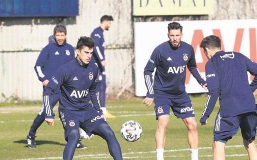 Turchia, Perotti in allenamento sulle pagine di Fotomac.com Turchia, Perotti in allenamento sulle pagine di Fotomac.com