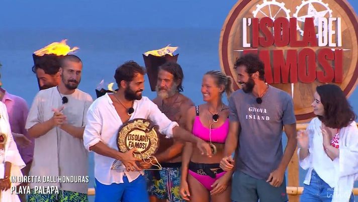 Screen Video  L’Isola dei Famosi torna a maggio. L’annuncio Mediaset sulla conduttrice - immagine 1