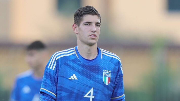 PRATO, ITALY - MARCH 27: Matteo Prati of Italy U20 looks on during the U20 international friendly match between Italy and Germany at Stadio Lungobisenzio on March 27, 2023 in Prato, Italy. (Photo by Gabriele Maltinti/Getty Images) UFFICIALE – Cagliari, ecco Prati dalla Spal: contratto fino al 30 giugno 2028 - immagine 1