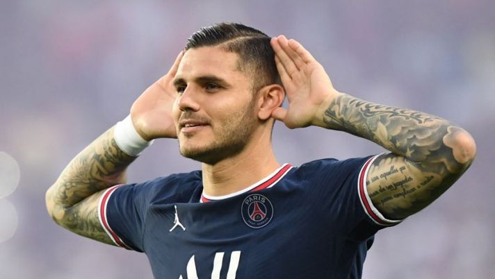 TOPSHOT - Paris Saint-Germain's Argentinian forward Mauro Icardi celebrates after scoring a goal during the French L1 football match between Paris Saint-Germain and Racing Club Strasbourg at the Parc des Princes stadium in Paris on August 14, 2021. (Photo by Bertrand GUAY / AFP) (Photo by BERTRAND GUAY/AFP via Getty Images) Galliani: “Ecco la nostra decisione su Icardi: niente bugie, registrate questa dichiarazione” - immagine 1