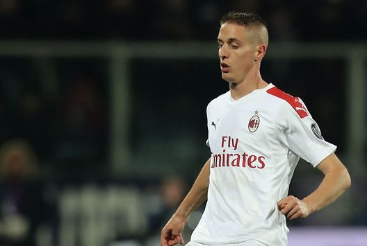  Andrea Conti (difensore AC Milan), qui durante Fiorentina-Milan 1-1 (Serie A 2019-2020) | AC Milan News (Getty Images) 