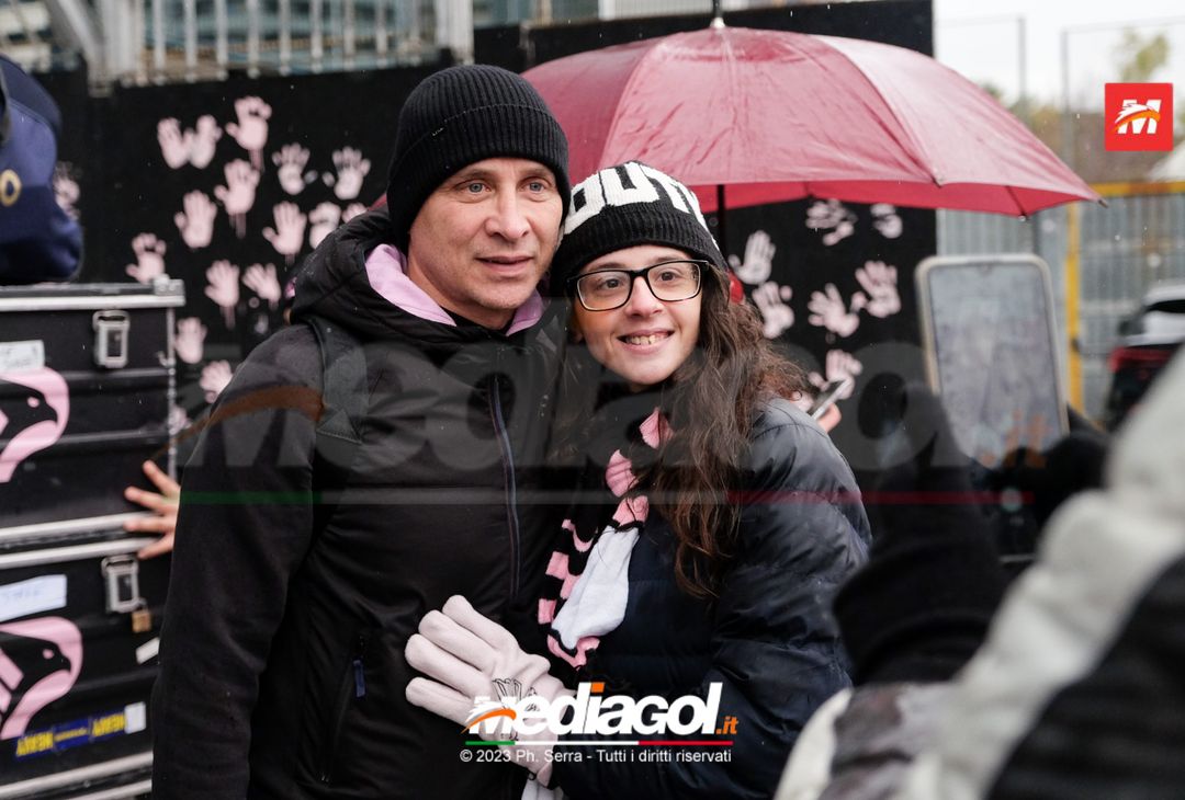 FOTO Genoa-Palermo, i rosanero in partenza dallo stadio “Renzo Barbera” (Gallery) - immagine 20