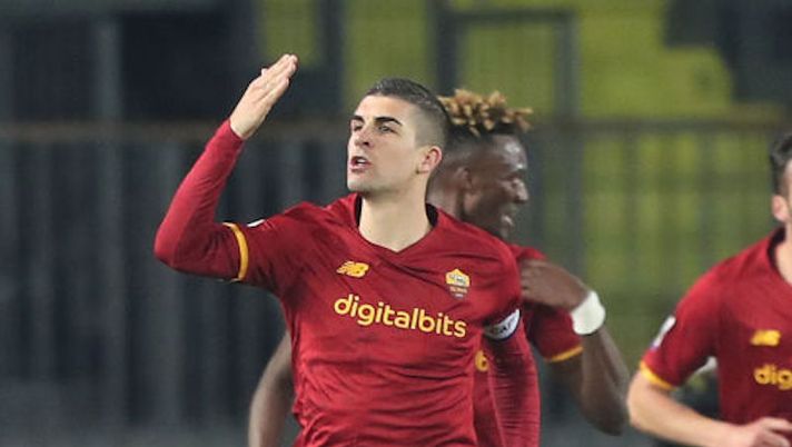 EMPOLI, ITALY - JANUARY 23: Gianluca Mancini of AS Roma celebrates after scoring a goal during the Serie A match between Empoli FC and AS Roma at Stadio Carlo Castellani on January 23, 2022 in Empoli, Italy. (Photo by Gabriele Maltinti/Getty Images) Sky: “Roma, ecco l’esito degli esami per Mancini e le ultimissime su Abraham” - immagine 1