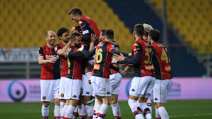 PARMA, ITALY - MARCH 19:  Genoa CFC celebrate after Gianluca Scamacca scores his side's second goal during the Serie A match between Parma Calcio and Genoa CFC at Stadio Ennio Tardini on March 19, 2021 in Parma, Italy. (Photo by Alessandro Sabattini/Getty Images) 