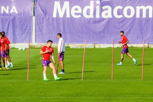 GERMOGLI PH: 26 OTTOBRE 2022 FIRENZE CENTRO SPORTIVO DAVIDE ASTORI CAMPINI ALLENAMENTO DI RIFINITURA DELLA FIORENTINA IN ATTESA DELLA PARTITA DI CONFERENCE LEAGUE CONTRO L'ISTANBUL BASAKSEHIR Tesoretto in arrivo con la qualificazione: i numeri- immagine 2