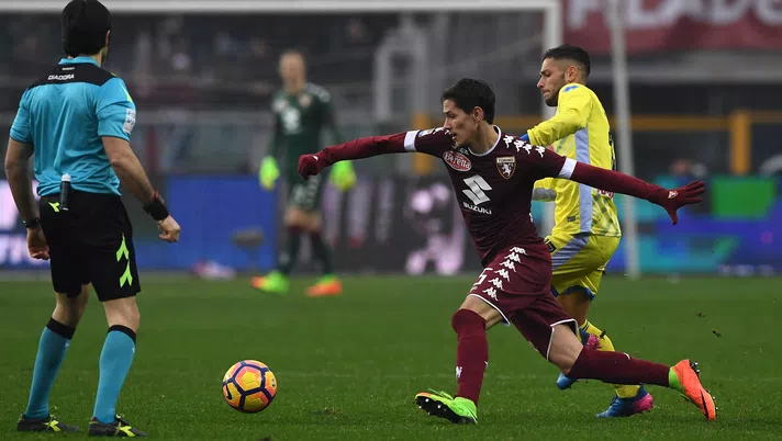 TURIN, ITALY - FEBRUARY 12:  Andrea Belotti (L) of FC Torino scored his second goal during the Serie A match between FC Torino and Pescara Calcio at Stadio Olimpico di Torino on February 12, 2017 in Turin, Italy.  (Photo by Valerio Pennicino/Getty Images)