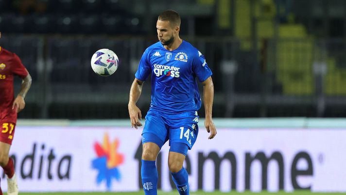 EMPOLI, ITALY - SEPTEMBER 12: Marko Pjaca of Empoli FC in action during the Serie A match between Empoli FC and AS Roma at Stadio Carlo Castellani on September 12, 2022 in Empoli, Italy. (Photo by Gabriele Maltinti/Getty Images) Da Pjaca e Bajrami a Marin, Grassi e Satriano: la probabile formazione dell’Empoli - immagine 1