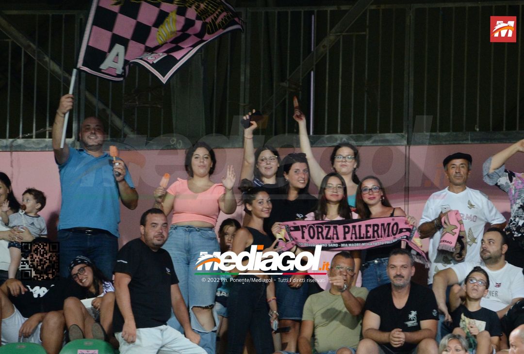 FOTOTIFO, Palermo-Reggiana 3-2 i tifosi allo stadio (gallery) - immagine 21