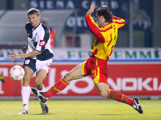 Lorenzo Stovini con la maglia del Lecce (Photo by New Press/Getty Images) Lorenzo Stovini con la maglia del Lecce (Photo by New Press/Getty Images)