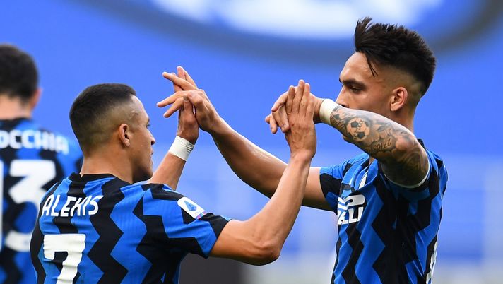 MILAN, ITALY - MAY 08: Alexis Sanchez of FC Internazionale celebrates with teammate Lautaro Martinez after scoring the second goal of their team during the Serie A match between FC Internazionale and UC Sampdoria at Stadio Giuseppe Meazza on May 08, 2021 in Milan, Italy. Sporting stadiums around Italy remain under strict restrictions due to the Coronavirus Pandemic as Government social distancing laws prohibit fans inside venues resulting in games being played behind closed doors. (Photo by Claudio Villa - Inter/Inter via Getty Images) MILAN, ITALY - MAY 08: Alexis Sanchez of FC Internazionale celebrates with teammate Lautaro Martinez after scoring the second goal of their team during the Serie A match between FC Internazionale and UC Sampdoria at Stadio Giuseppe Meazza on May 08, 2021 in Milan, Italy. Sporting stadiums around Italy remain under strict restrictions due to the Coronavirus Pandemic as Government social distancing laws prohibit fans inside venues resulting in games being played behind closed doors. (Photo by Claudio Villa - Inter/Inter via Getty Images)