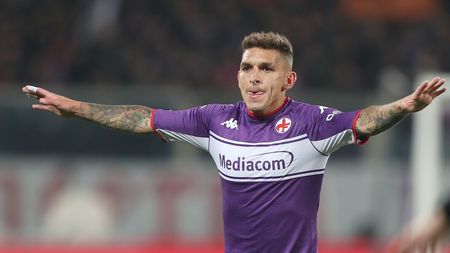 FLORENCE, ITALY - MARCH 02: Lucas Sebastián Torreira Di Pascua of ACF Fiorentina in action during the Coppa Italia Semi Final 1st Leg match between ACF Fiorentina and Juventus FC at Stadio Artemio Franchi on March 2, 2022 in Florence, Italy. (Photo by Gabriele Maltinti/Getty Images)