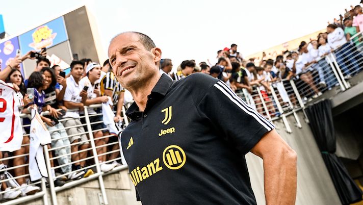 ORLANDO, FLORIDA - AUGUST 2: Massimiliano Allegri of Juventus during the pre-season friendly match between Juventus and Real Madrid at Camping World Stadium on August 2, 2023 in Orlando, Florida. (Photo by Daniele Badolato - Juventus FC/Juventus FC via Getty Images) Allegri: “Scudetto, non ci tiriamo indietro! Vlahovic non era convinto di giocare, Weah, McKennie…” - immagine 1