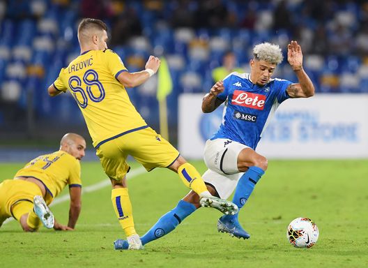 NAPLES, ITALY - OCTOBER 19: Kevin Malcuit of SSC Napoli vies with Darko Lazovic of Hellas Verona during the Serie A match between SSC Napoli and Hellas Verona at Stadio San Paolo on October 19, 2019 in Naples, Italy. (Photo by Francesco Pecoraro/Getty Images) NAPLES, ITALY - OCTOBER 19: Kevin Malcuit of SSC Napoli vies with Darko Lazovic of Hellas Verona during the Serie A match between SSC Napoli and Hellas Verona at Stadio San Paolo on October 19, 2019 in Naples, Italy. (Photo by Francesco Pecoraro/Getty Images)