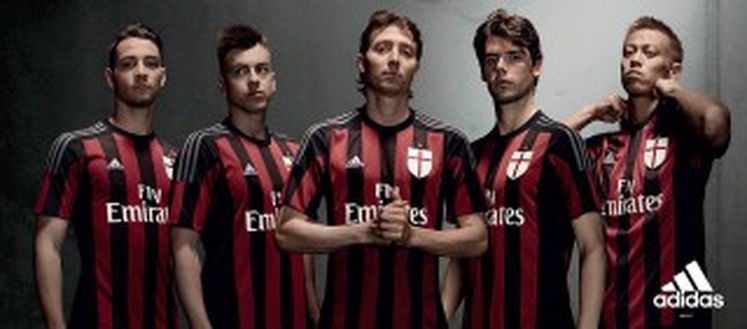  La nuova maglia del Milan (acmilan.com) 