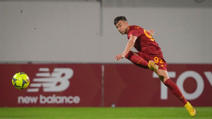 ALBUFEIRA, PORTUGAL - DECEMBER 19: AS Roma player Stephan El Shaarawy during the friendly match between AS Roma and Casa Pia at Estadio Municipal de Albufeira on December 19, 2022 in Albufeira, Portugal. (Photo by Fabio Rossi/AS Roma via Getty Images) Elsha suona la carica giallorossa - immagine 1