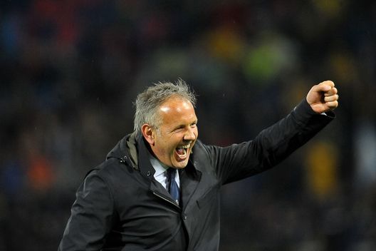 Sinisa Mihajlovic (Photo by Mario Carlini / Iguana Press/Getty Images) «Se tira Sinisa, se tira Sinisa è gol…»: storia di un Uomo, un guerriero senza fine- immagine 3