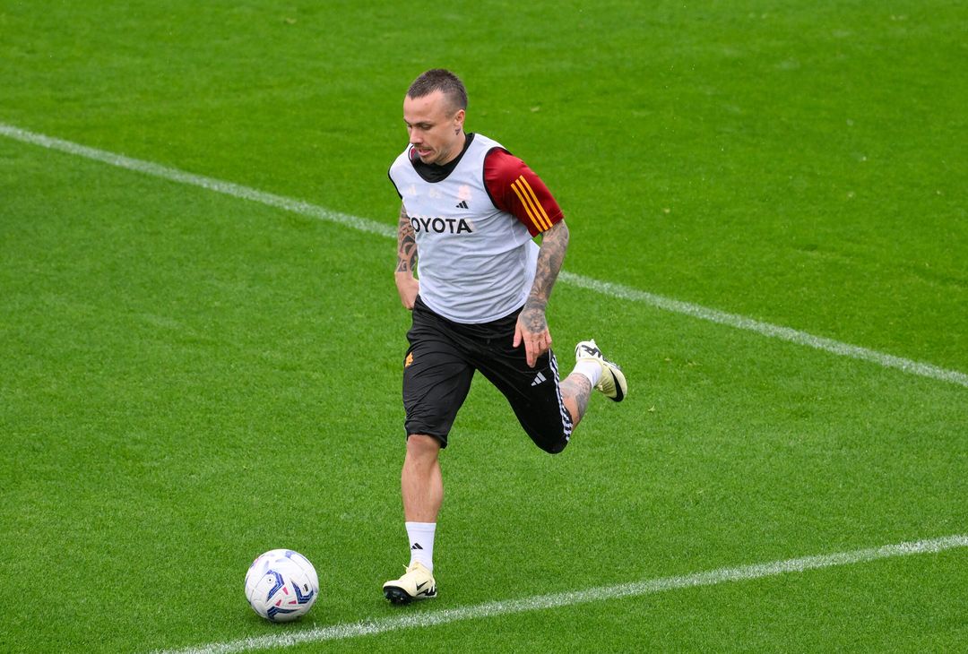 Roma, la ripresa degli allenamenti sotto la pioggia a Trigoria – FOTOGALLERY - immagine 49