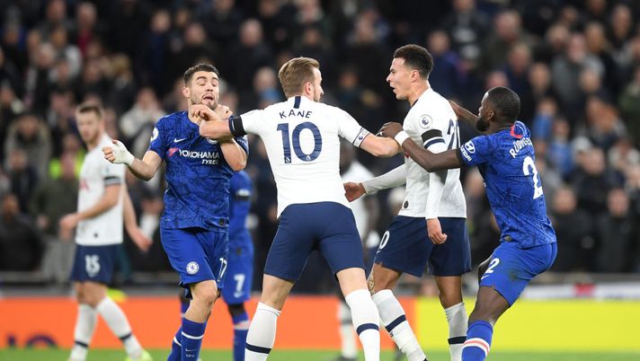 LONDON, ENGLAND - DECEMBER 22: Mateo Kovacic of Chelsea clashes with Dele Alli of Tottenham Hotspur during the Premier League match between Tottenham Hotspur and Chelsea FC at Tottenham Hotspur Stadium on December 22, 2019 in London, United Kingdom. (Photo by Michael Regan/Getty Images) LONDON, ENGLAND - DECEMBER 22: Mateo Kovacic of Chelsea clashes with Dele Alli of Tottenham Hotspur during the Premier League match between Tottenham Hotspur and Chelsea FC at Tottenham Hotspur Stadium on December 22, 2019 in London, United Kingdom. (Photo by Michael Regan/Getty Images)