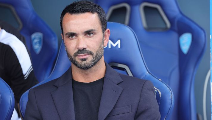 EMPOLI, ITALY - OCTOBER 15: Raffaele Palladino manager of AC Monza looks on during the Serie A match between Empoli FC and AC Monza at Stadio Carlo Castellani on October 15, 2022 in Empoli, Italy. (Photo by Gabriele Maltinti/Getty Images) Palladino: “Caprari può giocare ma occhio a questi tre. Un nuovo ruolo per Pessina? Dico che…” - immagine 1