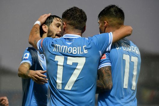 CROTONE, ITALY - NOVEMBER 21: Ciro Immobile of SS Lazio celebrate a opening goal during the Serie A match between FC Crotone and SS Lazio at Stadio Comunale Ezio Scida on November 21, 2020 in Crotone, Italy. (Photo by Marco Rosi - SS Lazio/Getty Images) CROTONE, ITALY - NOVEMBER 21: Ciro Immobile of SS Lazio celebrate a opening goal during the Serie A match between FC Crotone and SS Lazio at Stadio Comunale Ezio Scida on November 21, 2020 in Crotone, Italy. (Photo by Marco Rosi - SS Lazio/Getty Images)