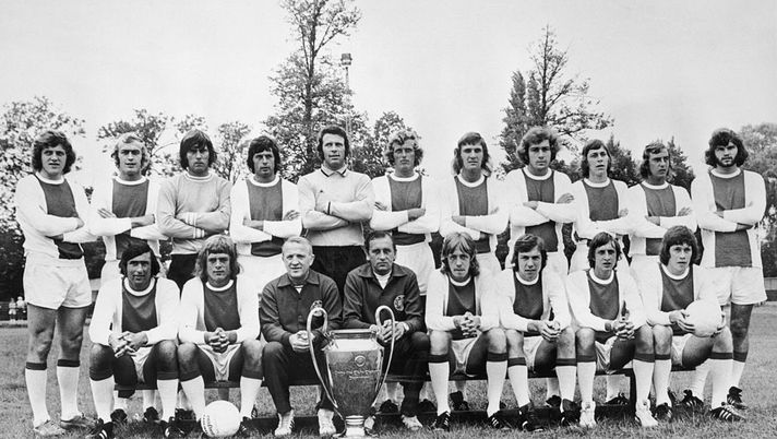 Barry Hulshoff l'ultimo in alto a destra nella foto Barry Hulshoff l'ultimo in alto a destra nella foto